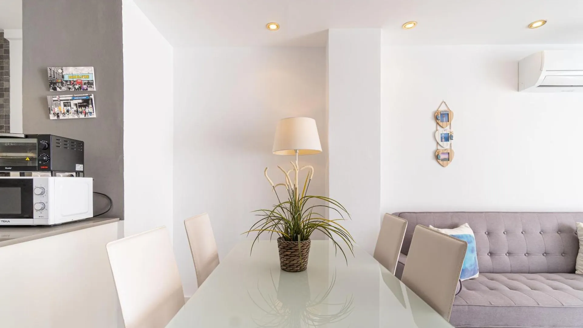 Apartment Meda Chica Roses 0*,